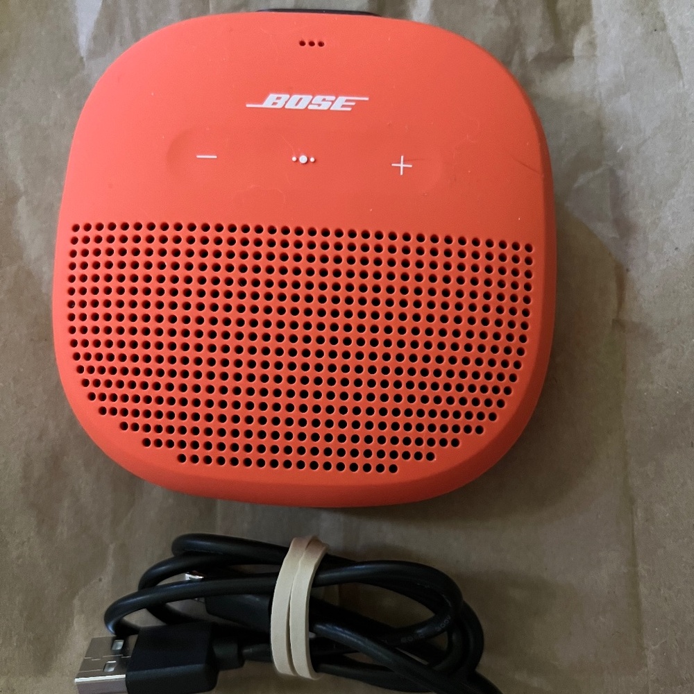 BOSE BLUETOOTH SPEAKER